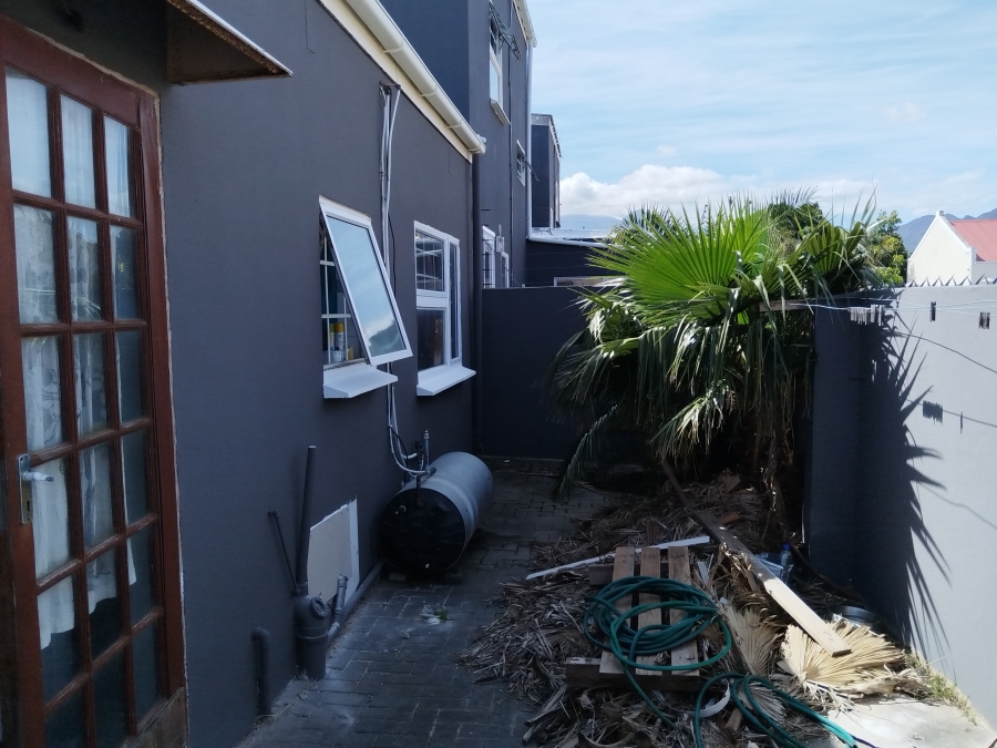 2 Bedroom Property for Sale in Admirals Park Western Cape